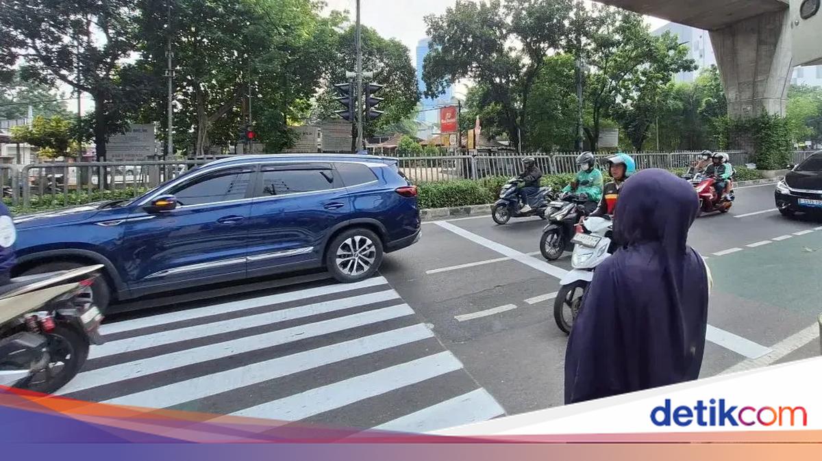 Tunggu JPO Tendean Dibangun, Pedestrian Nyeberang Pakai Pelican Crossing