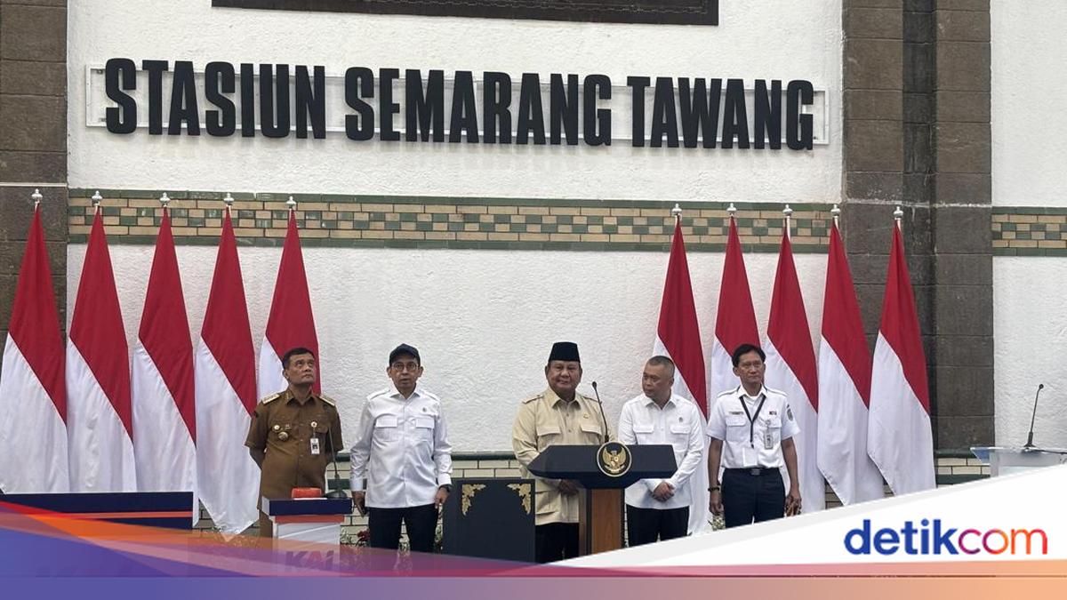 Prabowo Resmikan Renovasi Stasiun Peninggalan Belanda di Semarang