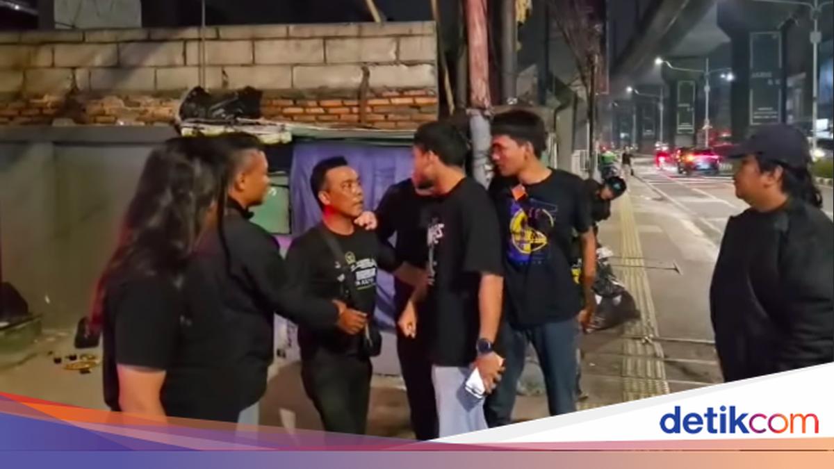 Darah Netes dari Plafon Kosan Saksi Bisu Pembunuhan Sadis di Jakbar