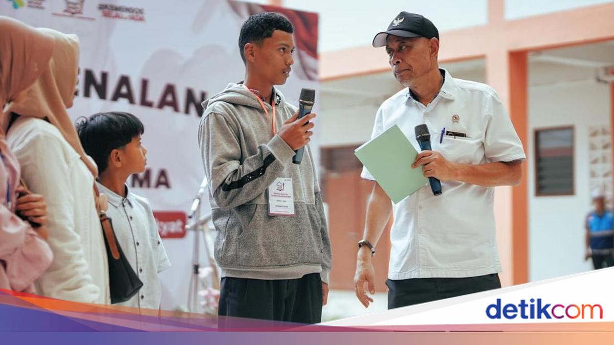 Pembukaan MPLS, Orang Tua Siswa Terharu Anaknya Masuk Sekolah Rakyat