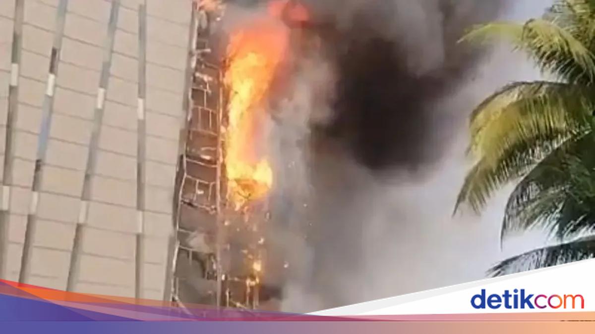 Manajemen Hotel Pullman Pastikan Tak Ada Korban Usai Kebakaran di Area Parkir