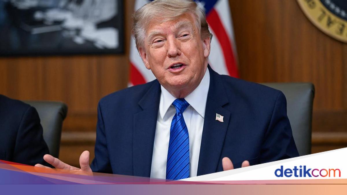 Trump Sesumbar soal Hormuz, Parlemen Iran Ejek 'Sembunyi di Truk Makanan'