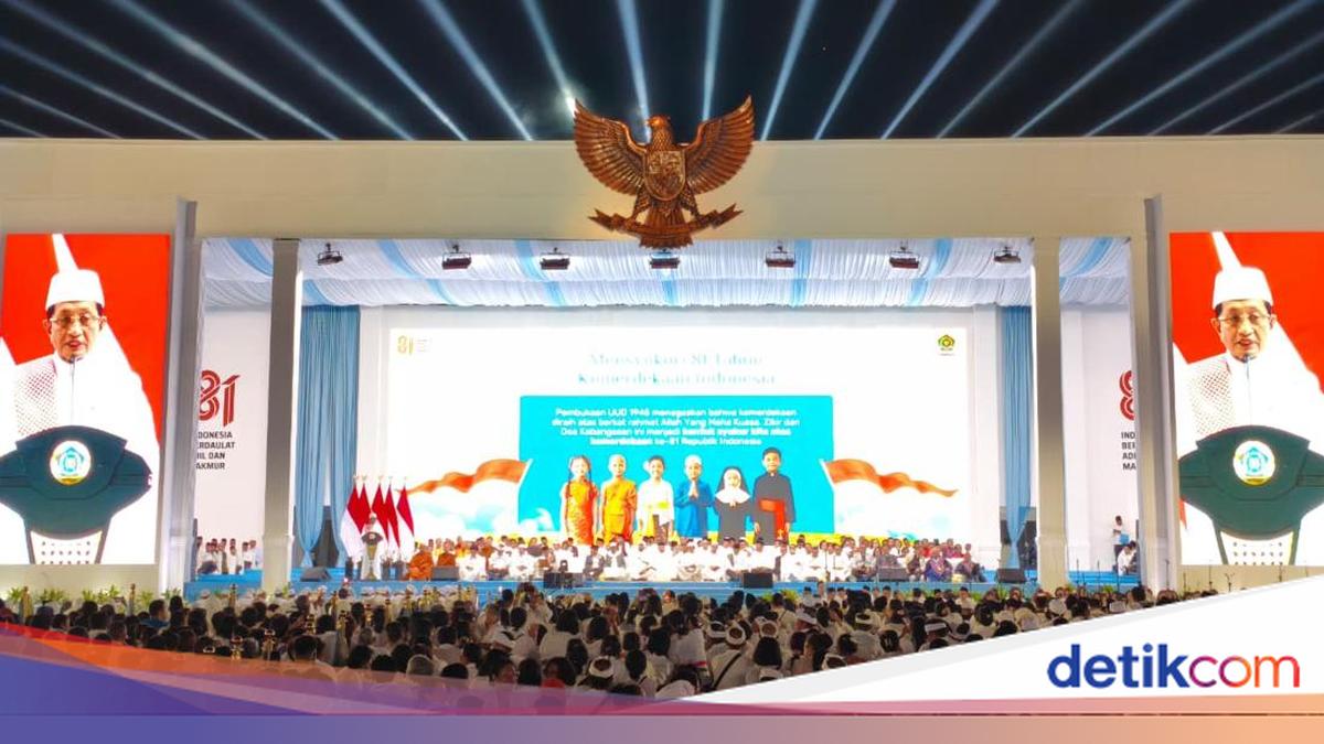 Antusiasme Warga Ikuti Zikir dan Doa Kebangsaan di Monas Malam Ini