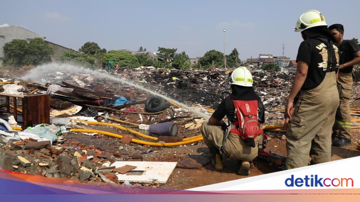 Anggota Meninggal Saat Pedamkan TPS Liar, Damkar DKI Mitigasi Kondisi Personel