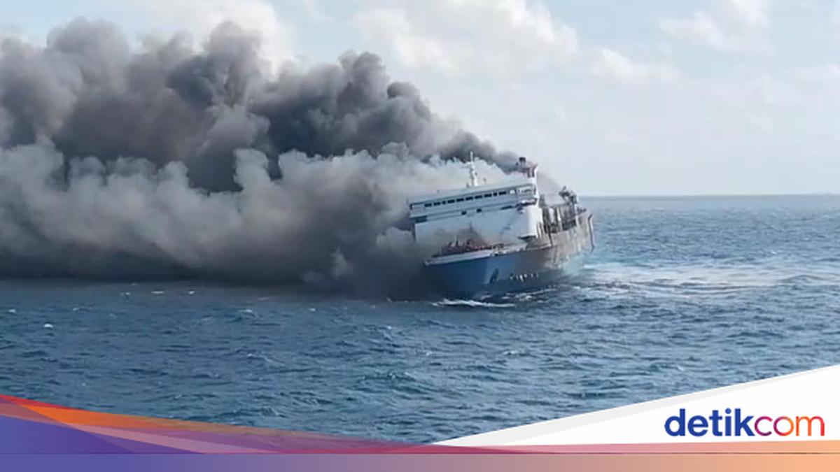 Korban Tewas Kebakaran KM Mutiara Sentosa Capai 4 Orang