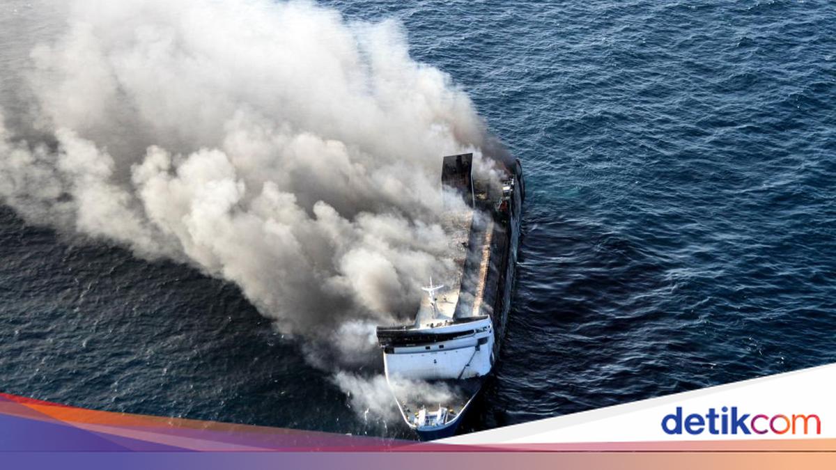 Kondisi Terkini KM Mutiara Sentosa yang Terbakar, Masih Ada Kepulan Asap