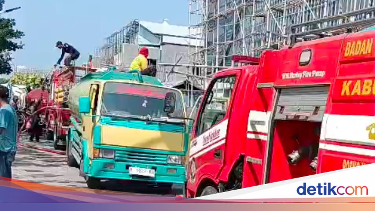 Gedung di PIK 2 Kebakaran, 3 WN China Dievakuasi Petugas