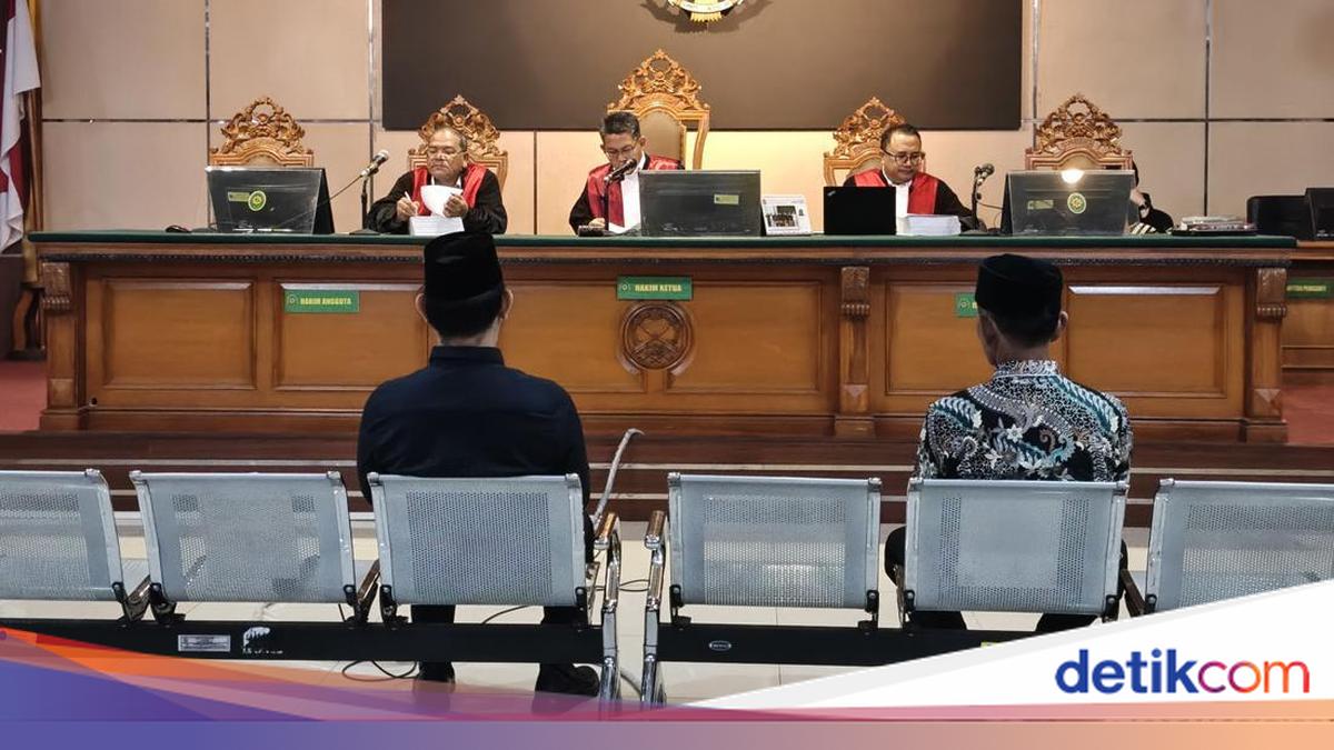 Bupati Bekasi Ade Kuswara Dituntut 7 Tahun Penjara, Ayahnya 4 Tahun Penjara