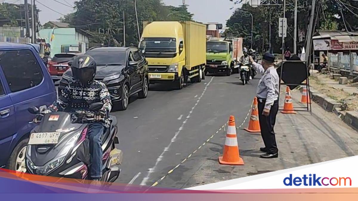 Lalin di Cakung dan Ciracas Jaktim Macet Panjang, Ini Pemicunya