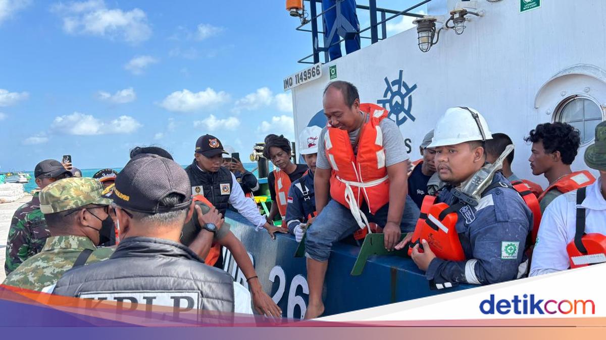 Evakuasi 62 Korban KM Mutiara dari Pulau Masalembu Terhambat Ombak Tinggi