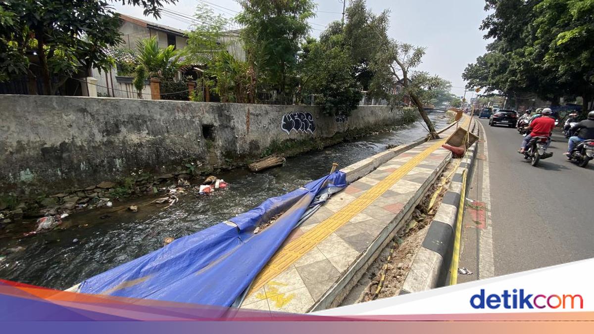 Anggaran Miliaran untuk Trotoar di Sawangan tapi Setahun Sudah Amblas
