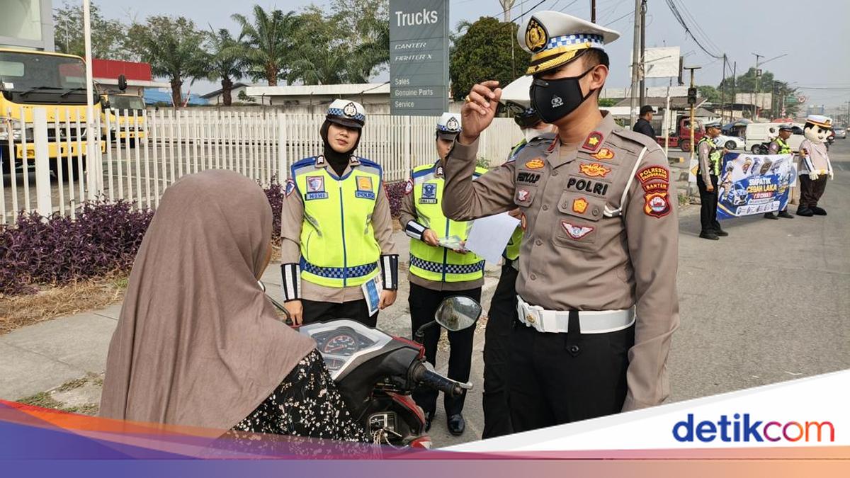 Jl Raya Serang Km 32 Rawan Kecelakaan, Polantas Edukasi Warga Patuhi Aturan