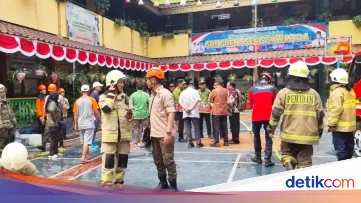 Api di Gudang Buku SD Jaksel Berujung Siswa Dievakuasi