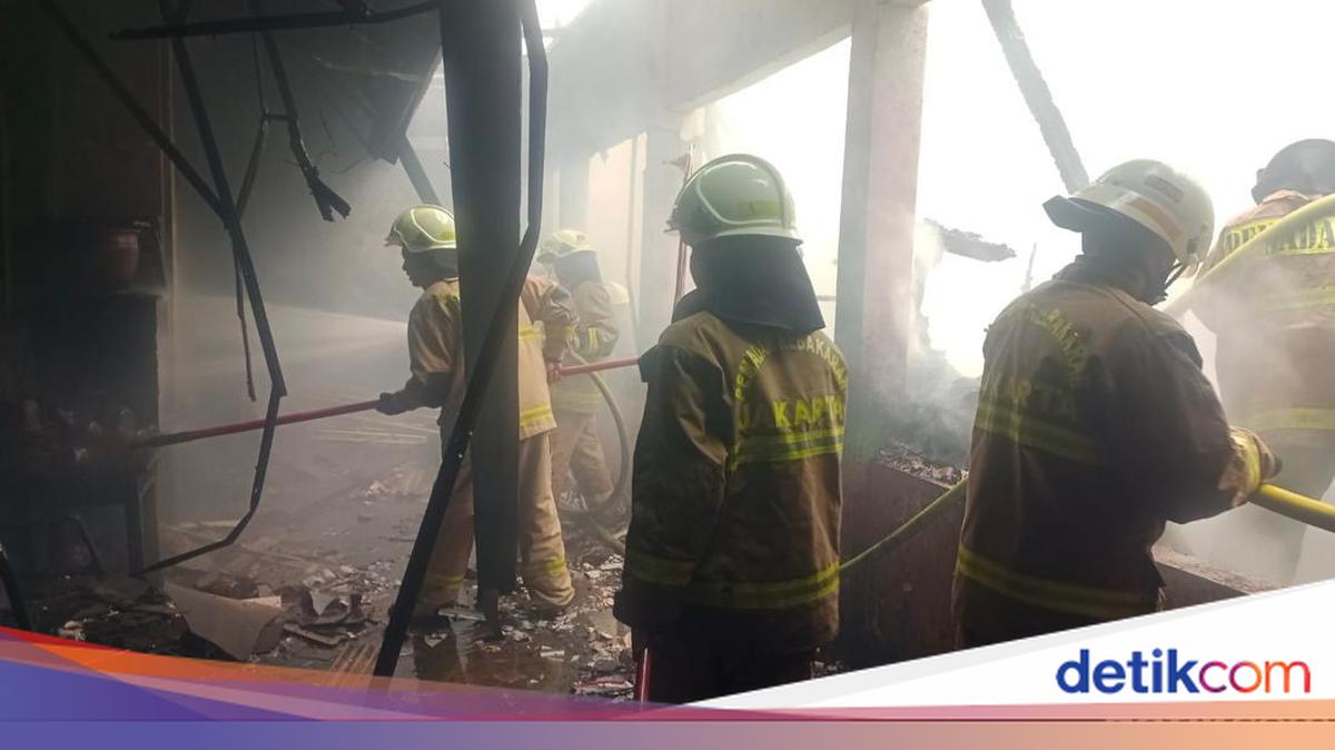 Kebakaran di SDN 04 Srengseng Sawah Diduga Akibat Korsleting Listrik