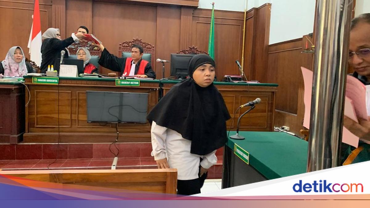 Wanita Surabaya Robohkan Rumah Dinas Pakai Ekskavator Divonis 11 Bulan Bui