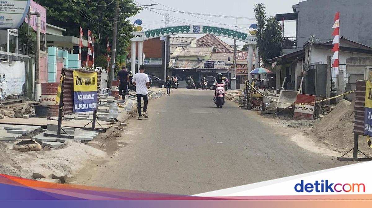 Kala Proyek Trotoar Lebar di Depok Diprotes Warga