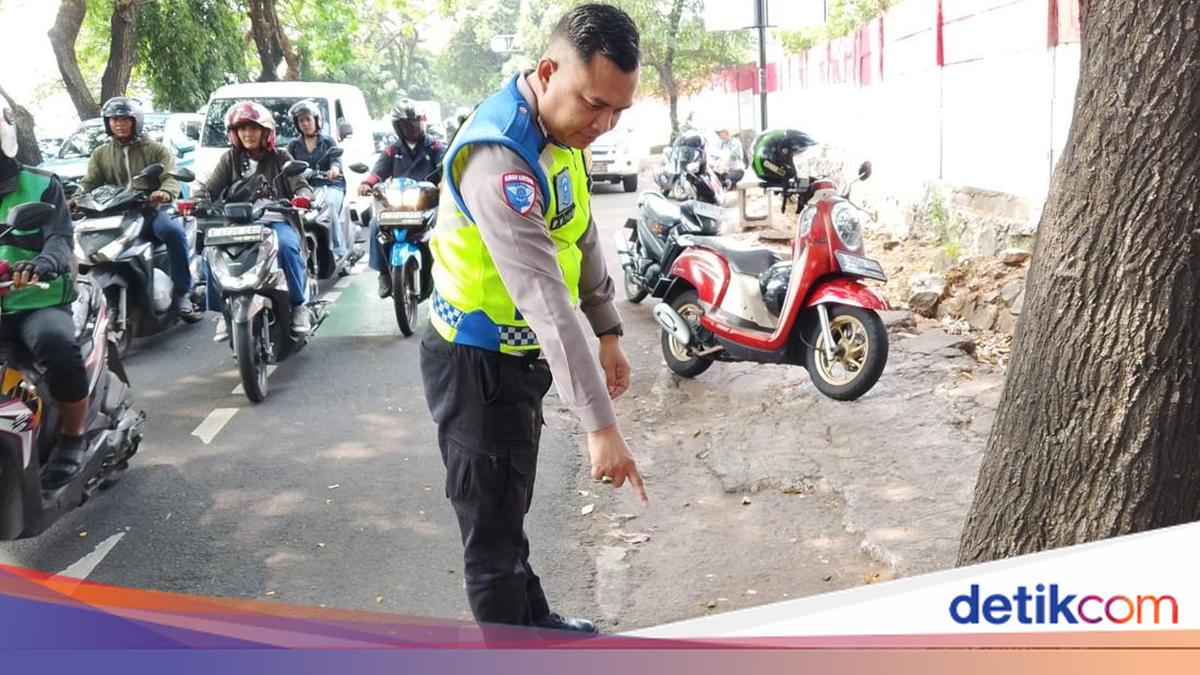 Pemotor Tewas Usai Tabrak Trotoar di Jalan Juanda Depok