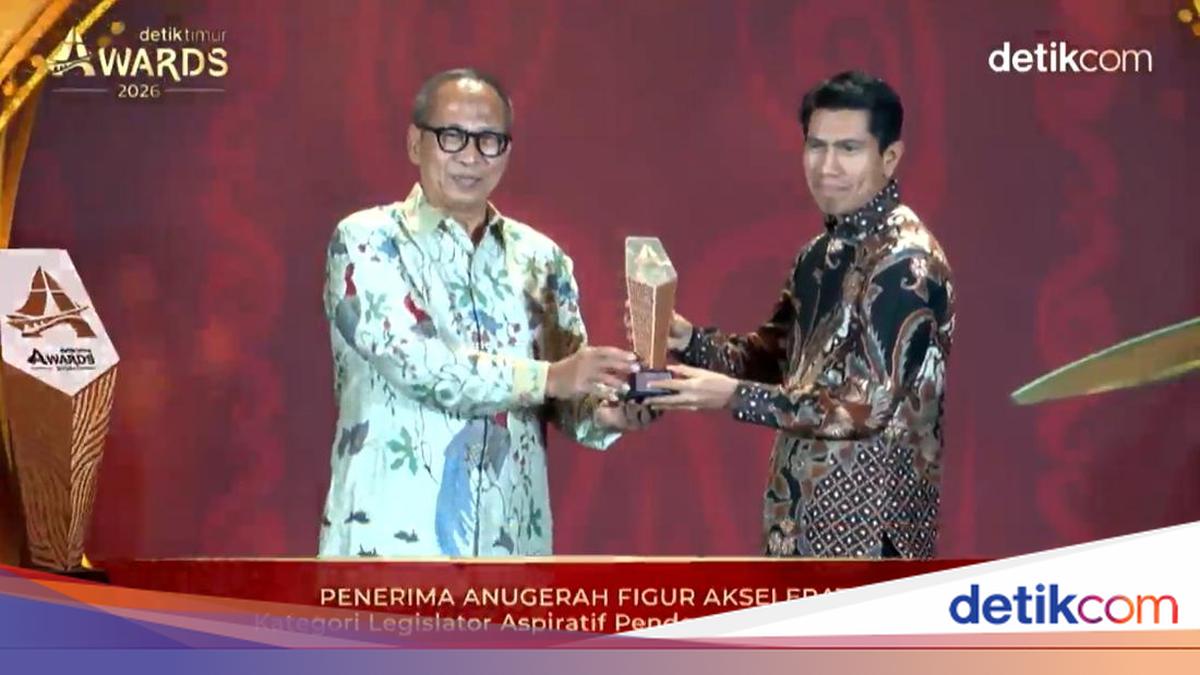 Bahtra Banong Raih 'Legislator Aspiratif Bidang Keadilan Sosial-Agraria' detiktimur Awards 2026