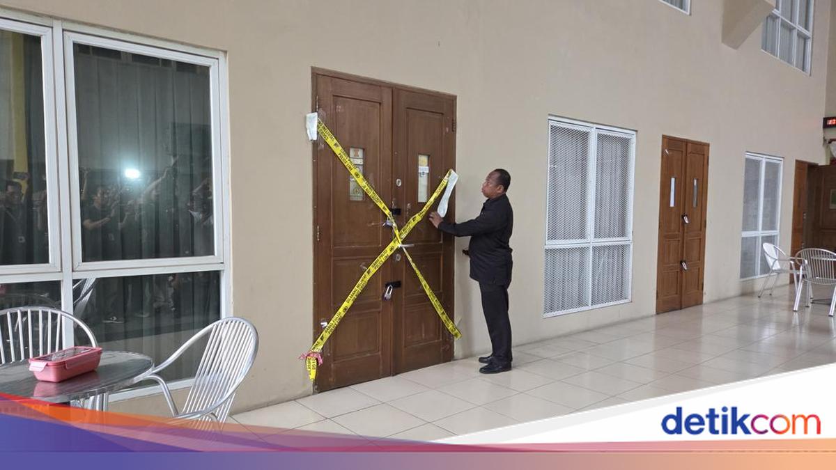 Menilik Ruangan Ditemukan Senjata di Sekolah Swasta Jaksel, Kini Digaris Polisi