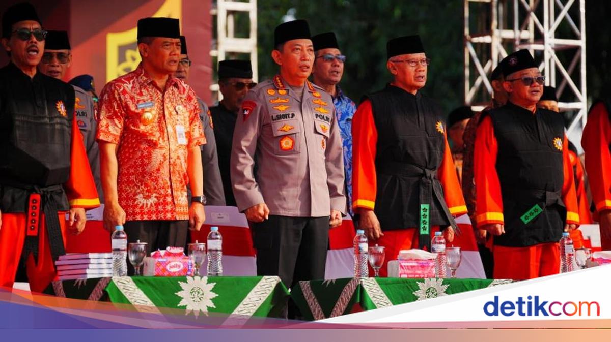 Kapolri Hadiri Apel Pembukaan Muktamar XVI Tapak Suci Putera Muhammadiyah