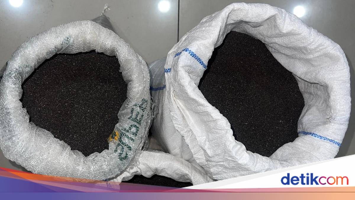 Polda Metro Gagalkan Penyelundupan 150 Kg Pasir Timah dalam Truk Ekspedisi