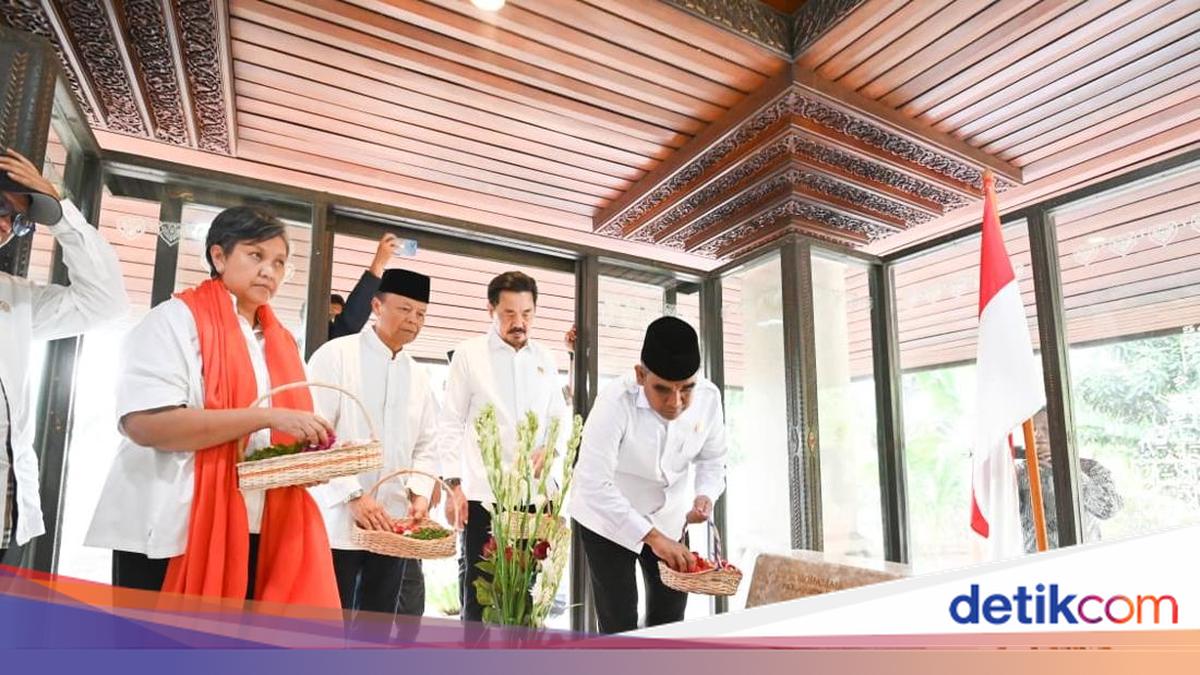Pimpinan MPR Ziarah ke Makam Bung Hatta, Kenang Perjuangan Pendiri Bangsa