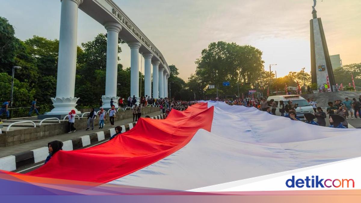 3.200 Orang Bentangkan Bendera 500 Meter di Festival Merah Putih Bogor