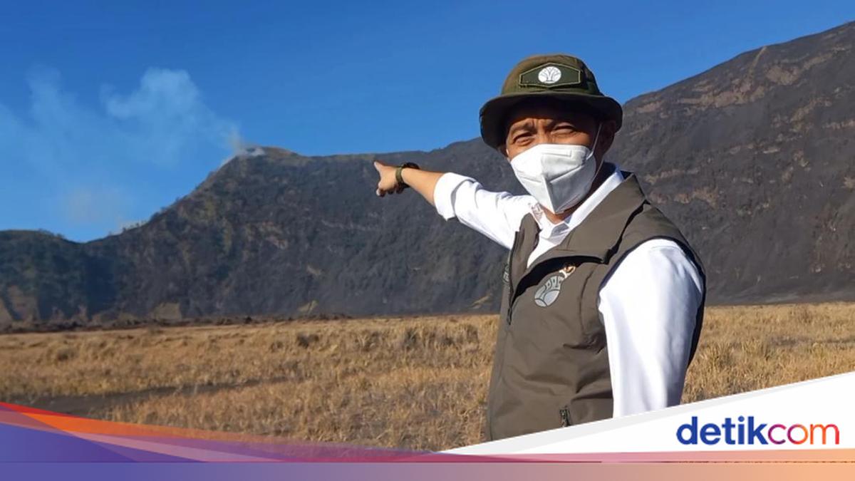 Menhut Tinjau Penanganan Kebakaran Bromo, Maksimalkan Penggunaan Water Bombing