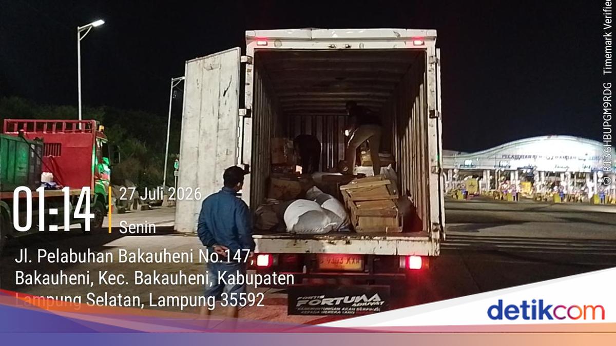 Bareskrim Bongkar Penyelundupan 12 Kg Ganja dalam Paket Pakaian Anak