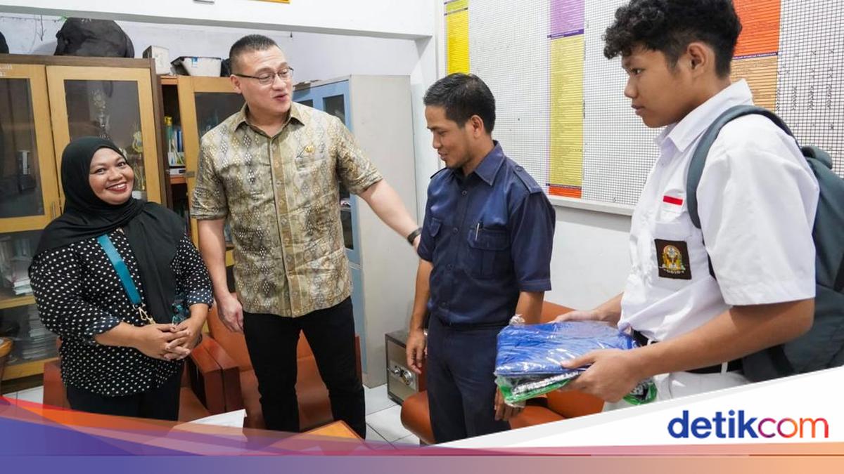 Kenneth DPRD DKI Bantu Siswa SMK Al-Irsyad Agar Kembali Belajar Tanpa Beban Biaya