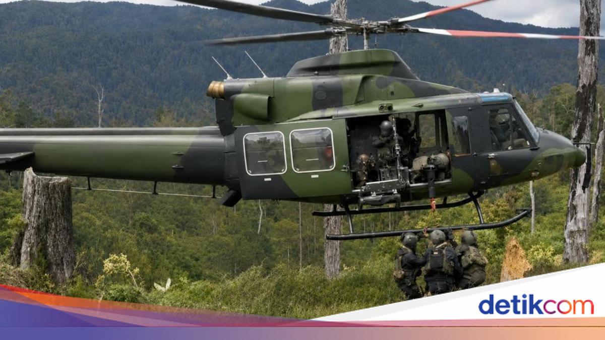 Pakai Helikopter, TNI Evakuasi Warga dari Konflik Ugimba Intan Jaya