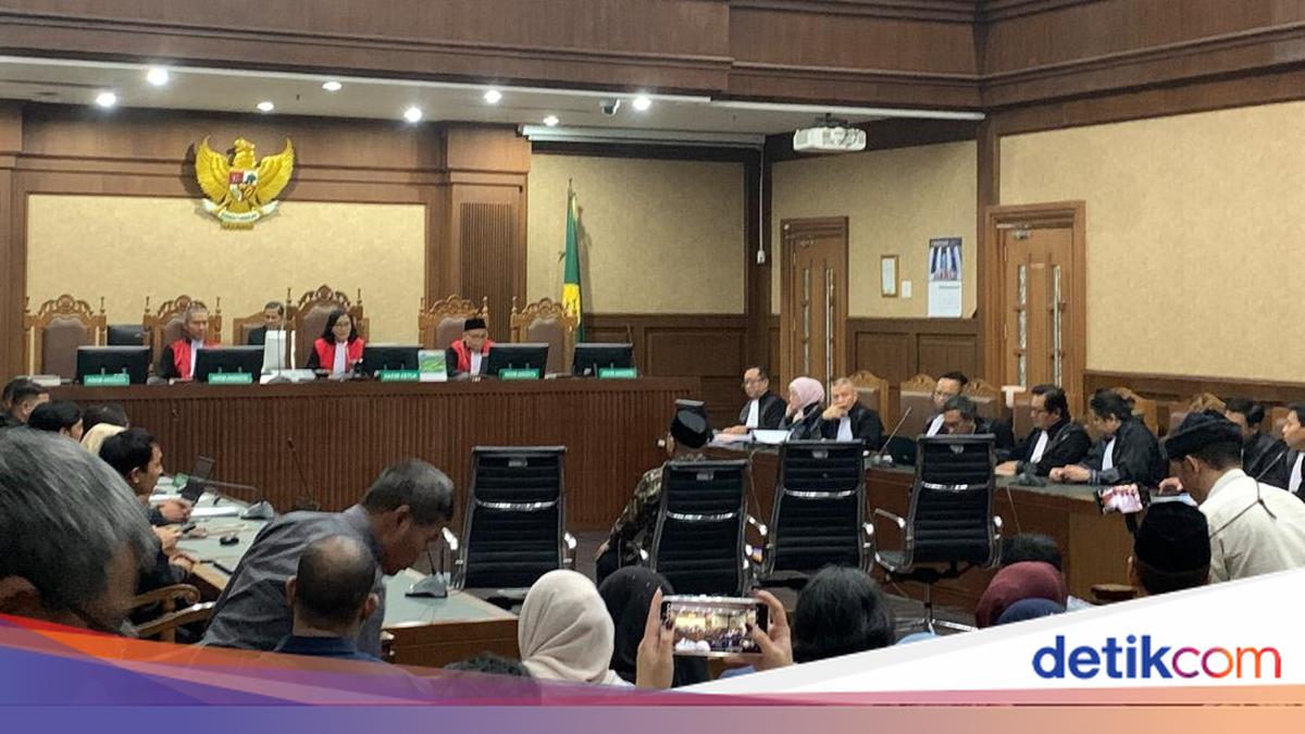 Eks Menag Yaqut Didakwa Rugikan Negara Rp 622 M di Kasus Korupsi Kuota Haji