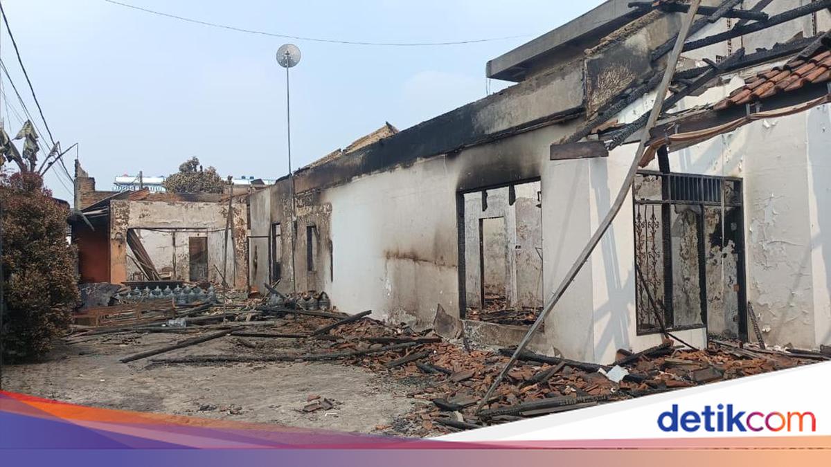 Cerita Saksi saat Kebakaran Pabrik Bingkai di Jaktim, Sempat Ada Ledakan
