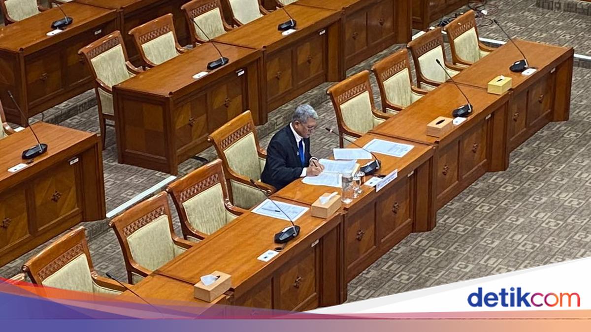 Di DPR, Calon Hakim Agung Sebut Penerimaan Pajak 2025 Tak Capai Target
