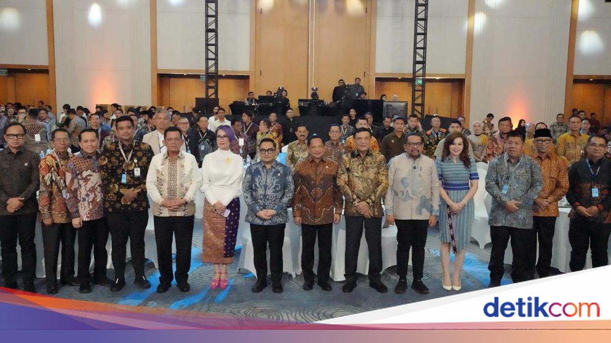 Mendagri Ajak Kementerian &amp; Lembaga Apresiasi Pemda Berkinerja Baik
