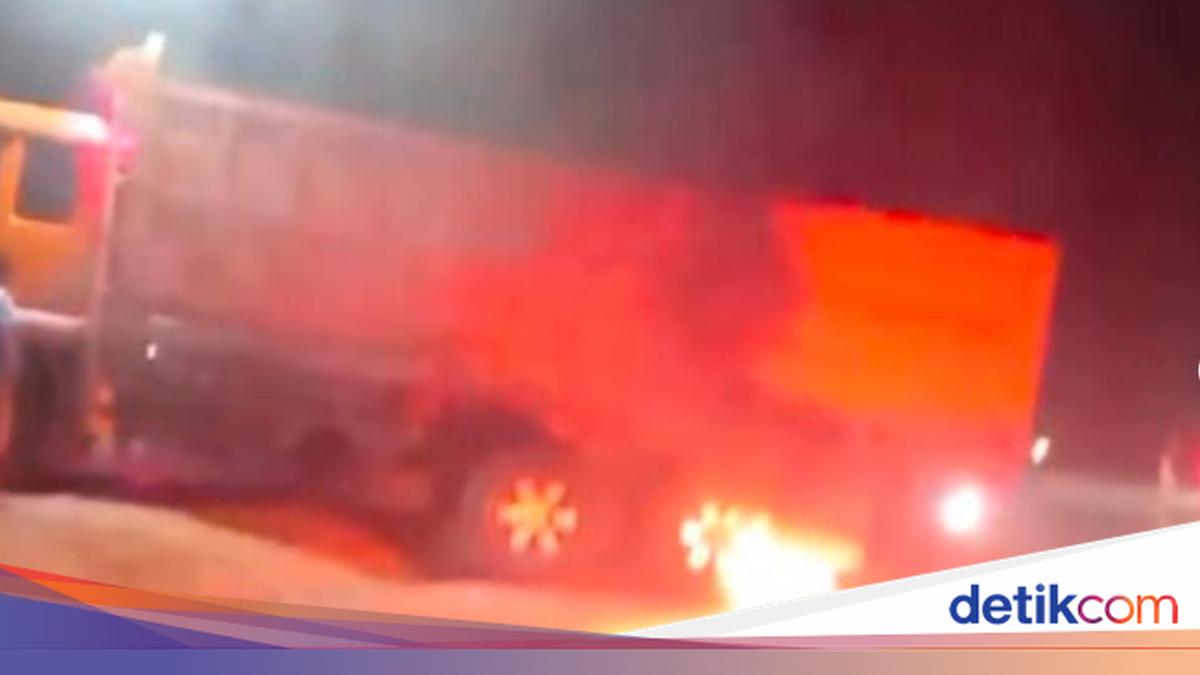 Warga Protes Debu Perbaikan Jalan di Parungpanjang, Sempat Blokir Truk Proyek