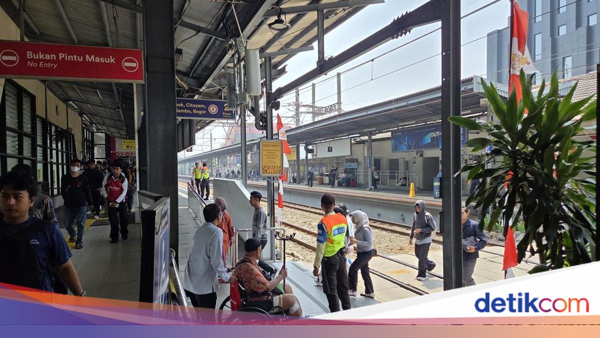 Senangnya Warga Tarif KRL, LRT hingga TransJ Cuma Rp 8 saat 17 Agustus