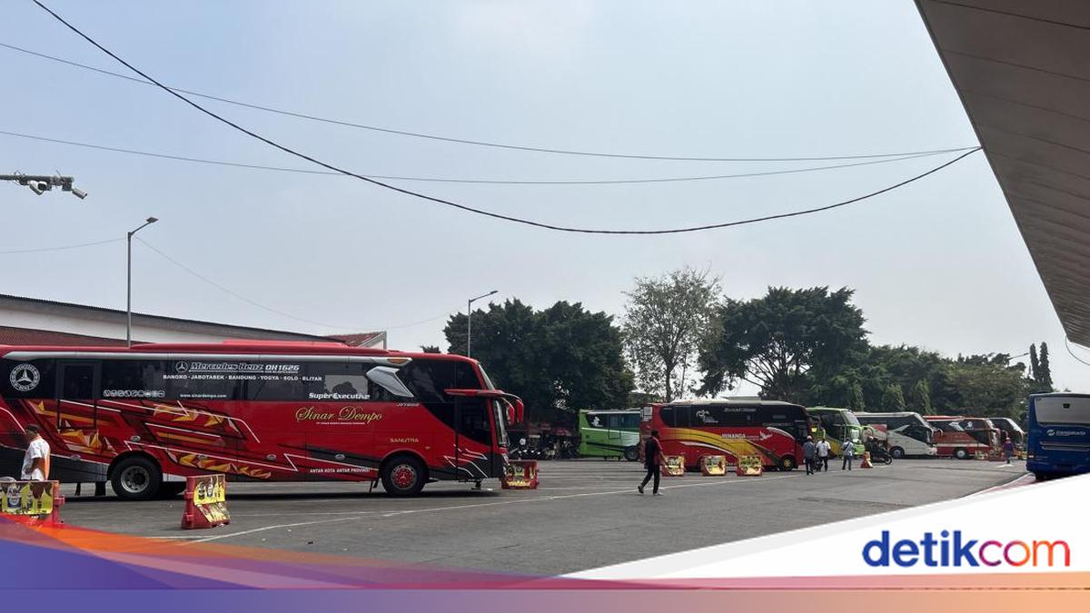 Lomba 17-an Tak Biasa: Bukan Tambang tapi Tarik Bus Antarkota
