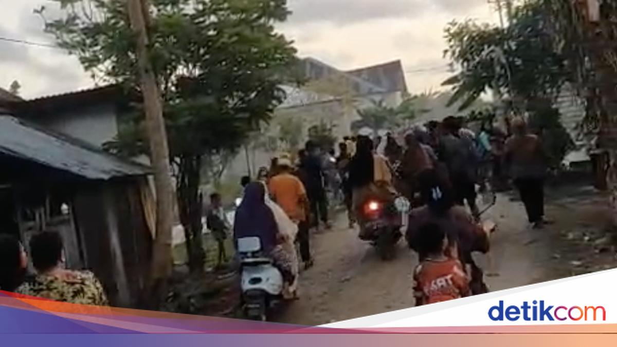 Photo: detik.com Magnitude 7 Earthquake in NTT Triggers Tsunami Warning as Selayar Residents Evacuate to Higher Ground