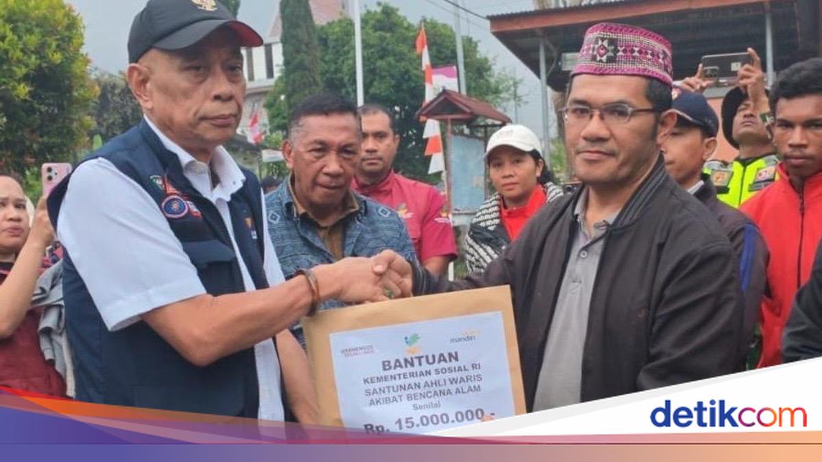 Wamensos Serahkan Santunan kepada Ahli Waris Korban Gempa Manggarai