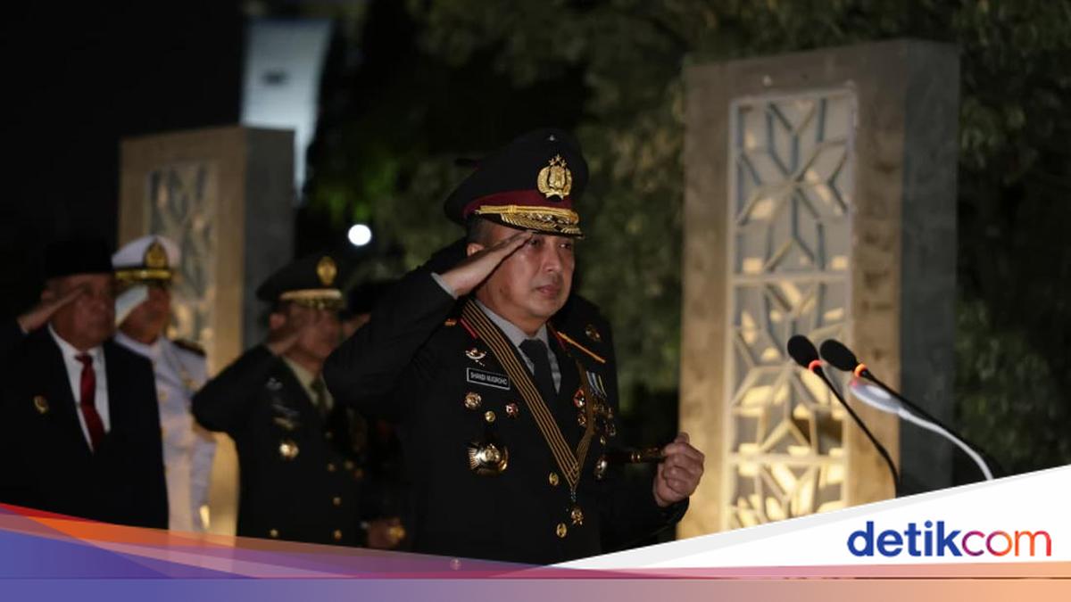 Kenang Jasa Pahlawan, Kapolda Sumsel Pimpin Apel Kehormatan dan Renungan Suci HUT RI