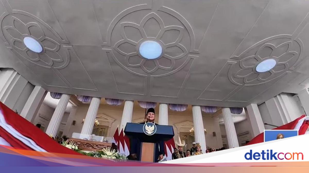 Prabowo Beri Tepuk Tangan Usai Paskibraka Tuntas Kibarkan Merah Putih di Istana