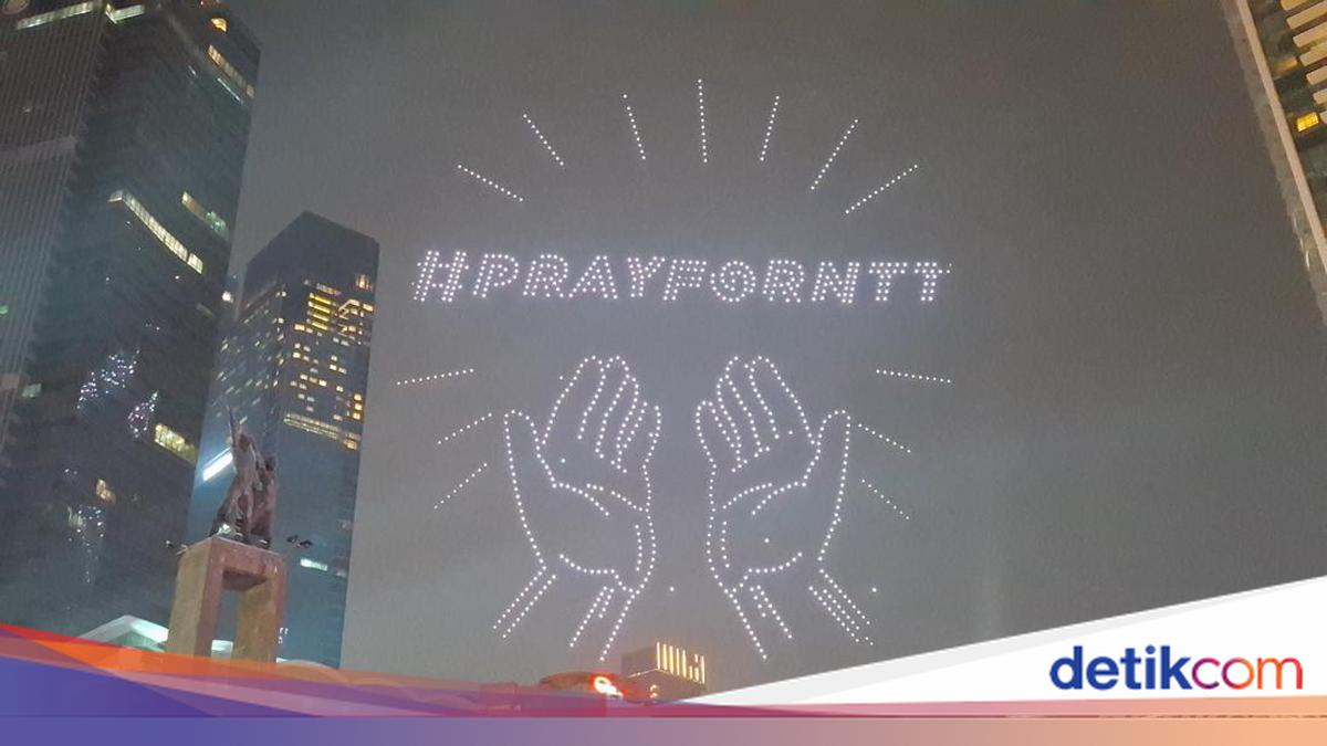 Drone Show Malam Merdeka di HI Tampilkan Pesan 'Pray for NTT'