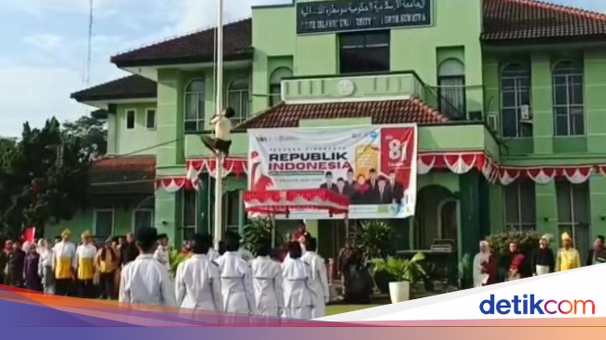Tali Putus Saat Upacara HUT ke-81 RI, Satpam UIN Medan Panjat Tiang Bendera