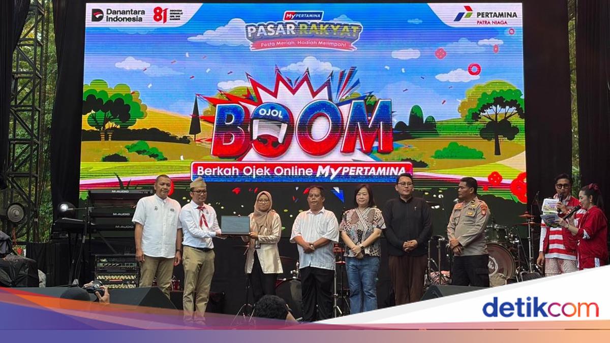 HUT Ke-81 RI, Pertamina Patra Niaga Bagikan Kado Motor buat Driver Ojol
