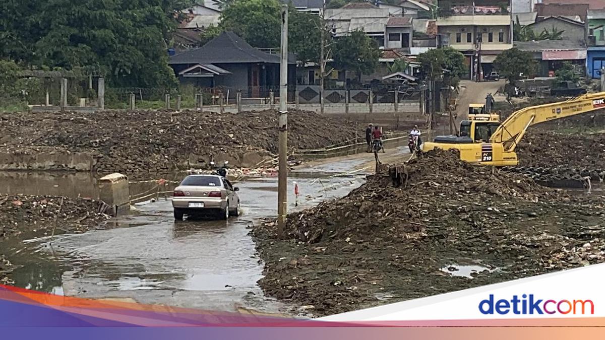 Banjir 4 Tahun Dekat TPA Cipayung Depok Surut, Jalan Bisa Dilintasi Warga