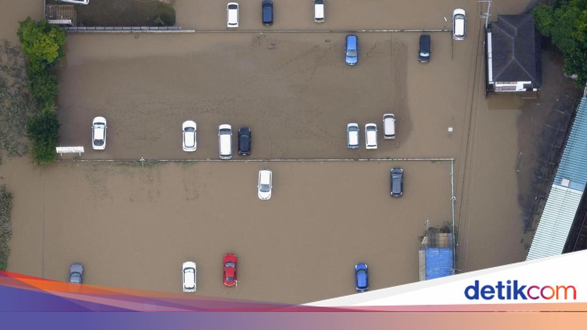 Banjir Chiba Jepang Tewaskan 10 Orang dan Terendam Ribuan Mobil