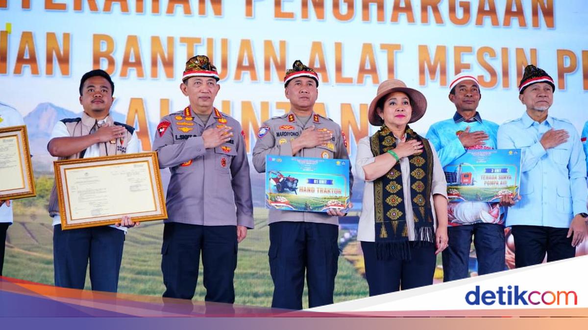 Polri Raih Rekor MURI Tanam Bawang Putih Serentak di Lahan Terluas