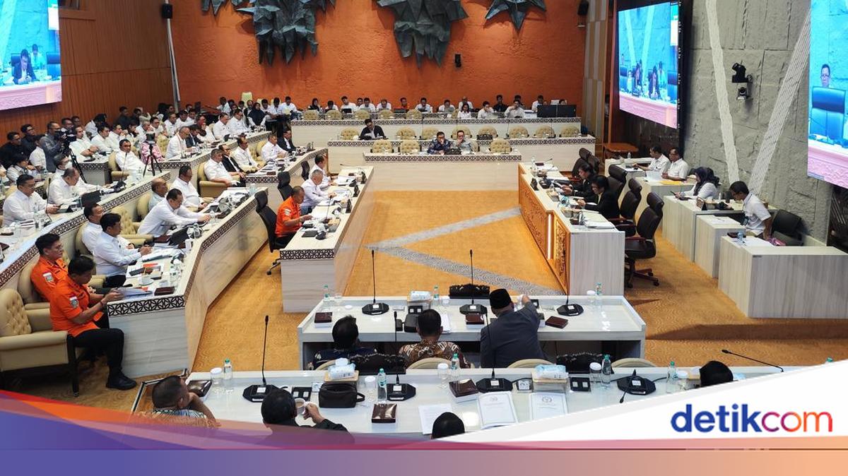 Komisi V DPR Soroti Kecelakaan Kapal Terbaru dalam Rapat Bersama Menhub dan Basarnas