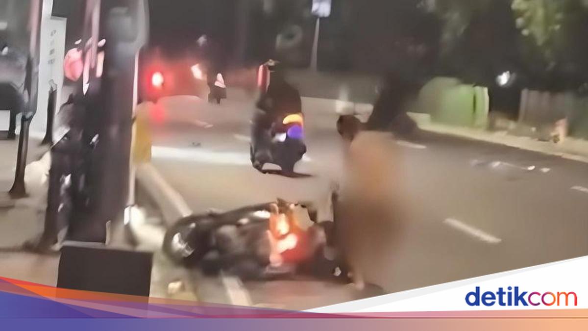 Viral Pria Bugil Ngamuk hingga Pukuli Pemotor di Lenteng Agung